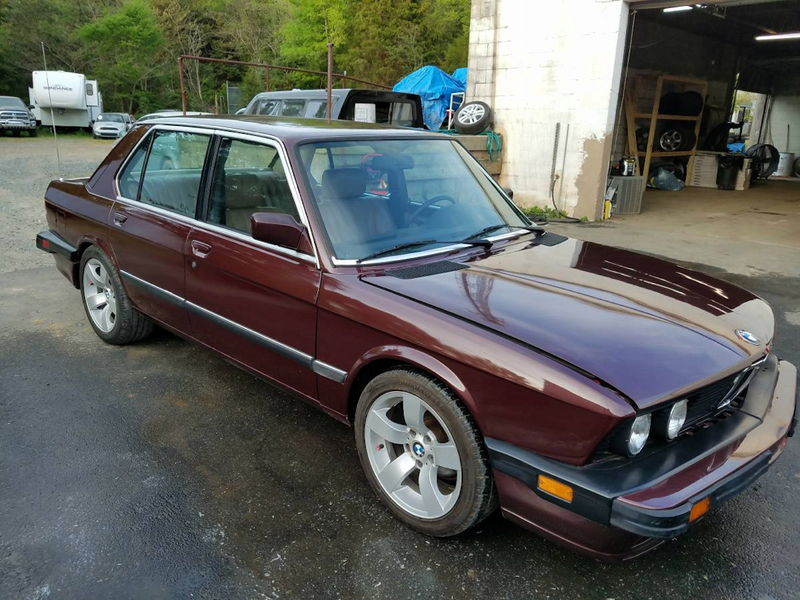 Illustration for article titled For $3,500, Could This 1985 BMW 528 Still Bring It?